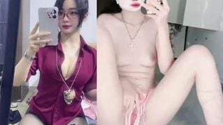 Clip Hot Lọ Lem Công Sở Tiktoker Bướm Hồng Show Hàng Leak Clip Vip