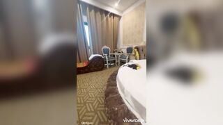 Massage yoni cho chị máy bay dâm bắn nước tùm lum
