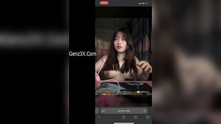 Clip hot Em Gái Thua Kèo Game Phải Show Cho Thằng Bạn Coi