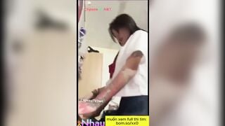 Đang sex sục cu thì bị con bạn thân phát hiện đè ra djt sướng vãi 2