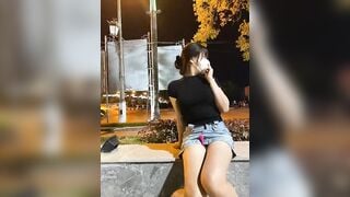 Phần 5: gái xinh nứng lồn thủ dâm ngoài công viên bắn nước tung tóe