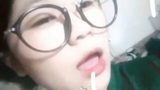 Clip Hot Hà My 2k5 Lộ Clip Sex Tự Sướng Của Em Nó Xem Hoài Không Chán