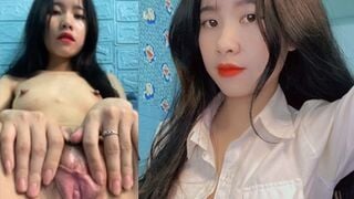 Clip Hot Em Gấu Xinh Trai Vừa Gạ Đã Vạch Bím Cho Xem