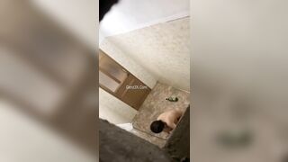 Clip Hot Quay Lén Mấy Em Hàng Xóm Đi Làm Về Tắm Suýt Thì Bị Phát Hiện