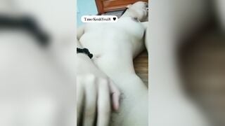 Cô Em Nhỏ Bé Ngây Thơ Ăn Rồi Ngửa Lồn Cho Ny Xem