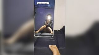 em học sinh mình dây khoe hàng thủ dâm trước gương cực nứng