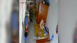 Clip Hot Chị Chủ Shop Đang Livestream Bán Đồ Thì Khách Quen Vô Địt