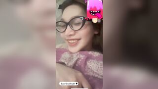 về quê nghỉ hè không được gặp con cu của Ny lên phải call sex để thủ dâm