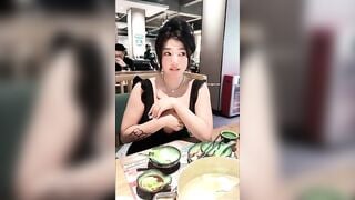 Đụ em vú to thích khoe vú nơi công cộngg