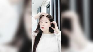 Phần 1: gái xinh ngực to tròn ngồi show hàng tâm sự với anh em