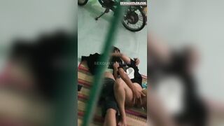 quay lén thằng bạn thân dẫn gái về phòng đụ nhau
