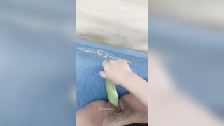 Clip Hot Girl Việt Nam Chat Sex Cho Nguyên Trái Dưa Chuột Vào Lồn Đang Nứng