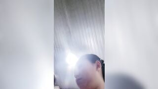 Phần 1: Ngọc babi ngồi live app show hàng thủ dâm ngoài quán nước