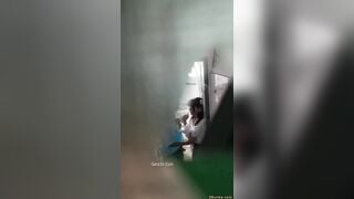 Clip Hot Học Sinh Kéo Nhau Vào Nhà Hoang Địt Nhau