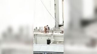đổi gió cùng nhau lên sân thượng địt nhau
