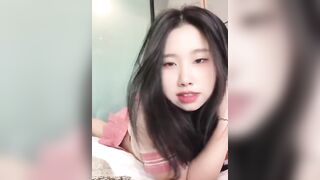 Em gái teen dâm bướm hồng ngực căng tròn show hàng