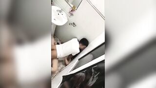 quay lén HS mới lớn dẫn nhau public và làm tình trong nhà vệ sinh quán cafe
