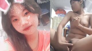 Clip Hot Đỗ Quyên 2ka8 Thủ Dâm Bằng Bút Và Thước Kẻ