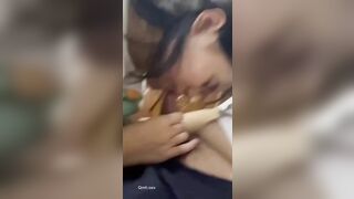Em gái mới lớn mút buồi cho anh trai