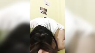Cô em đồng nghiệp dễ thương nhí nhảnh là thần dâm trong nhà nghỉ