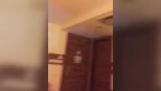 Hì hục cả đêm sáng dậy em đồi làm nháy nữa mới về