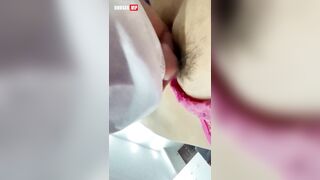 Đang tắm mà Bee giao hàng, Chị MB nứng ga djt sexy chịch lút cán