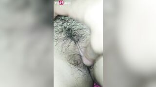 vừa xem clip em địt nhau với Nyc vừa ngồi nghịch lồn em