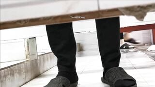 Clip quay lén nhà vệ sinh công cộng VN