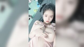 gái xinh ngực cực khủng show hàng thủ dâm cực ngon