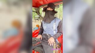 Đang đi làm mà nứng cặc ,