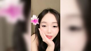 Phần 9: gái xinh mặt baby show hàng móc bím sướng chảy nước