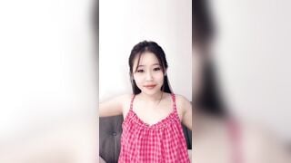 Thảo Baby 2006 live thủ dâm bắn nước rên rỉ với con cu giả Phần 9