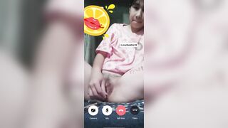 Bé Này Chịu Chơi Quá Liếm Hết Dâm Thủy Luôn Mà Còn Nhét Lút Cán Cây Son Luôn 10đ