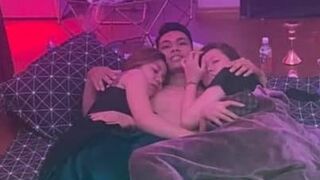 Clip Hot Trường Hải 26s Threesome Em Chuppy