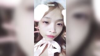 Bé Mới Lớn Cosplay Móc Bím Hồng Bắn Nước Tùm Lum