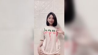 Bé bùi thu litmatch xinh gái gạ mãi em mới chịu show hàng
