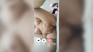 Bé tuyết minh còn trinh chỉ xoa thôi không móc