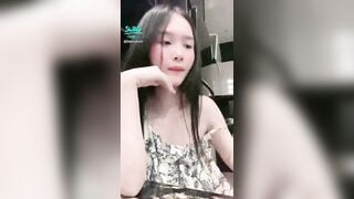 gái xinh thất tình uống say rồi ngồi thủ dâm móc bướm bắn nước lênh láng như mưa