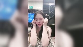 gái xinh thất tình uống say rồi ngồi thủ dâm móc bướm bắn nước lênh láng như mưa