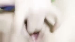 gái móc lồn