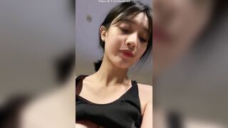 gái xinh vú to tròn ngồi chơi thú nhún trên con cu to dài