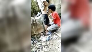 Máy thằng nhóc rủ nhau ga sao vườn