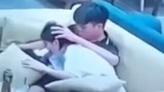 Clip Hot Cặp Đôi Làm Chuyện Ấy Trong Quán Trà Sữa
