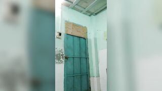 Nứn cặc thủ dâm cửa phòng trọ