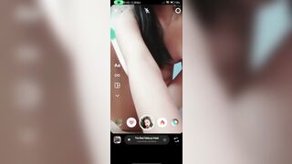 bé HS body ngon lồn múp hồng hào ngồi móc nhẹ nhàng cực nứng