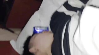 Đang ngủ bị bắng tin vào miện