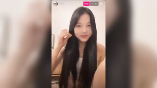 em HS bím múp non tơ live show hàng cho các anh ngắm em thủ dâm cực nứng