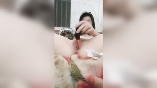 Sex Thanh Hạnh Đeo Kính Móc Bướm Nhét Nguyên Cây Son Vào Lồn