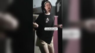 full clip bé bumbumcuti nhảy khỏa thân show hàng thủ dâm và cho cún liếm lỗ lồn