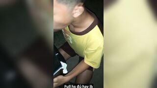 Được thằng em hàng xóm qua bú cu